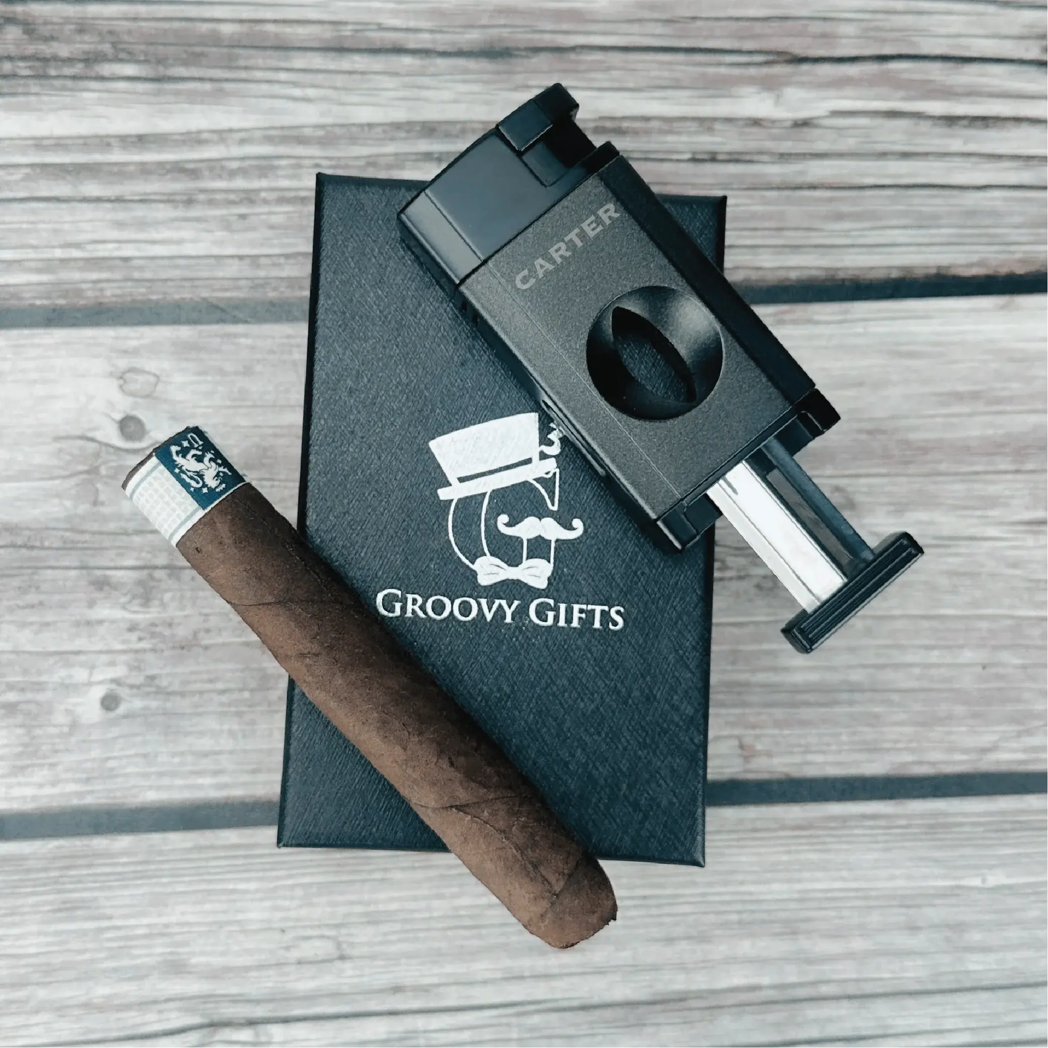 engraved cigarette lighter Zippo American Classic Crown Stamp High Polish Chrome Free standing Simply Classic Engraved Torch Lighter