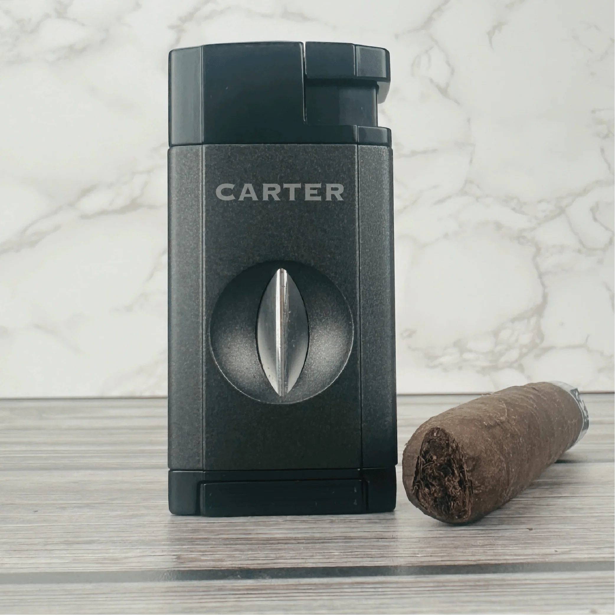 Elegant Personalized V-Cut Lighter: Dual Flame Precision 