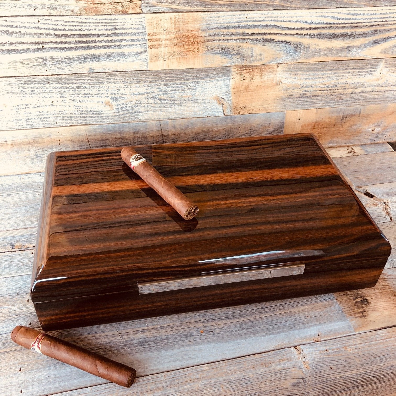Suit and Tie Humidor 