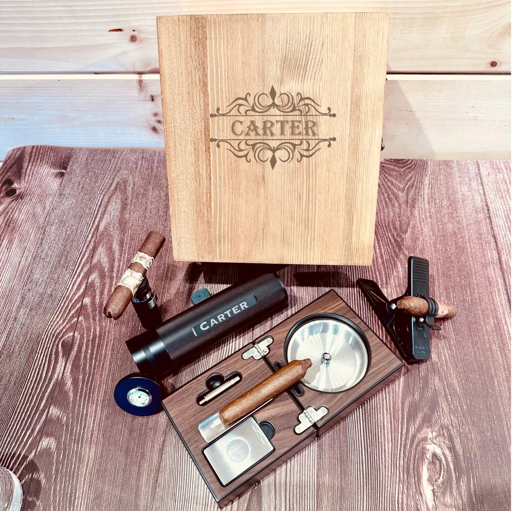 Deluxe Cigar Gift Set with Ash Tray, Travel Case, Cigar Clip in Personalized Box