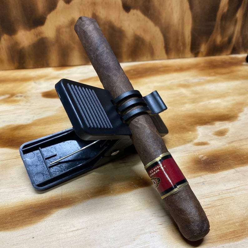 Third Hand Cigar 
